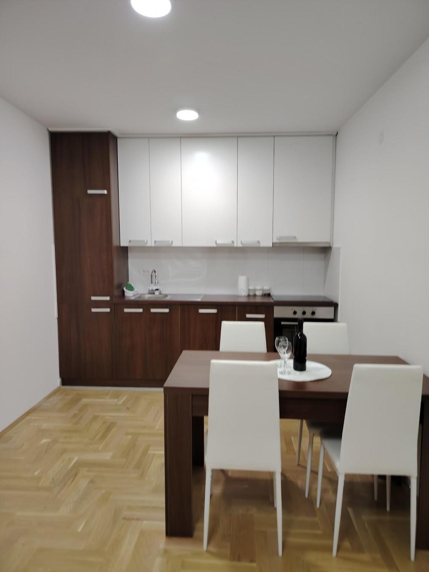 For Night Apartment *